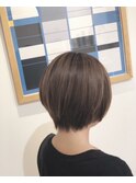 ショートボブ×透明感カラー