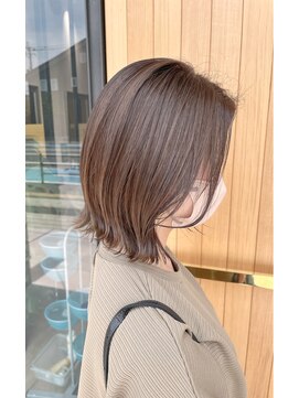 シャメル(Chamel) 外ハネ前下がりレイヤーボブ◇