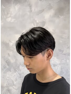 ザゴールド 宮崎(THE GOLD) センターパート［宮崎/メンズカット/メンズパーマ/眉毛］