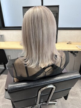 リノバイアクネ(lino by ACNE) ホワイトベージュ/ミルキーホワイト