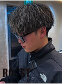 ツイストスパイラルパーマ×ホワイトハイライト