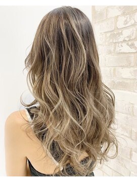 カルラ(Karra) アッシュブラウンハイライト