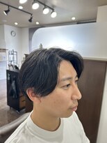 メルローズ(Melrose)&nbsp;ミディアムセンターパート／ツーブロック/刈り上げ