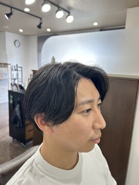 メルローズ(Melrose) ミディアムセンターパート/ツーブロック/刈り上げ