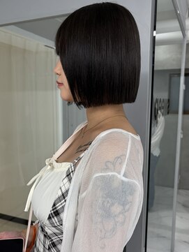 スウィープ(sweep) ダークグレージュ/切りっぱなしボブ/髪質改善