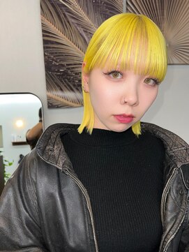 ハイトーンイエロー × おしゃれボブ