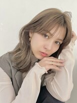 ファナ(fha-na)&nbsp;大人可愛い　ふんわり外ハネボブ　ミディアムレイヤー