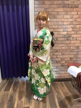 グランマムの写真/厚生省認定上級着付師のオーナーがお支度する成人式・卒業式の振袖や袴。熟練の技をご提供します。