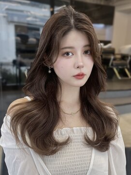 アイヴィ 表参道(IVY) 前髪なしセンターパート韓国巻きレイヤーカットココアブラウン