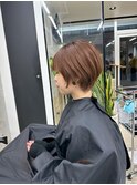 ピンクハッシュカットくびれショートヨシンモリ