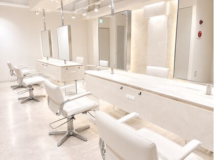 ラフィス ヘアー ロッサ 茨木店(La fith hair rosa)の写真