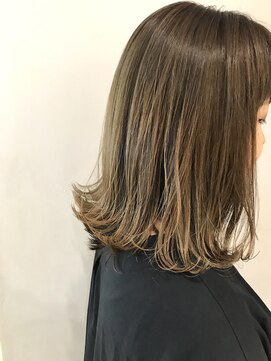 ハニー(HONEY by Chord) 外国人風切りっぱなしロブ