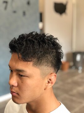 ボヌール ヘアーワークス(Bonheur hair works) 外国人風ローフェード×立体パーマ×ワイルドスタイル