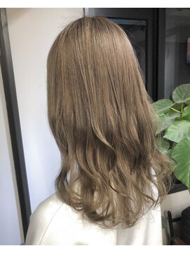 シュプール(SPUL) milky beige