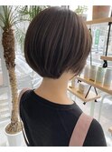 丸みショート × オリーブグレージュ