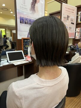 アローズ ステラプレイス店(HELLO'S) オリーブグレージュ×切りっぱなしボブ