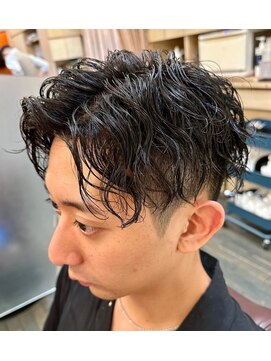 銀座マツナガ 浅草店 20代30代ソフトツイストスパイラルツーブロック刈り上げビジネス