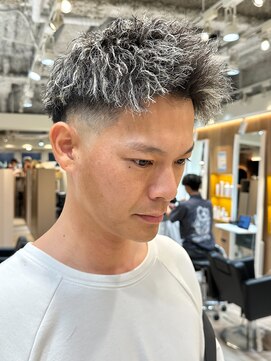 ルースト 渋谷店(ROOST) 縦落ちツイスト×ホワイトハイライト