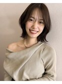 肩につく長めの大人ボブ