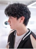 メンズ波巻きセンターパート韓国風黒髪ツーブロックマッシュ