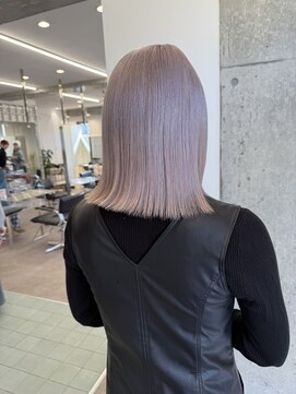 サンク 原宿 表参道(cinq) 顎ラインボブミルクティーグレージュケアブリーチワイドバング