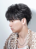 アルファ 新宿(alpha)&nbsp;フェザーパーマ/ブルーブラック/刈り上げセンターパート[新宿]