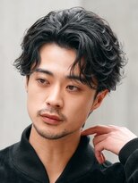 バイフィフス 原宿/表参道(by fifth)&nbsp;原宿フェザーパーマ毛流れセンターパートビジネスヘア刈り上げ