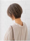 大人可愛い【小顔丸みショート】×透明感フォギーグレージュ