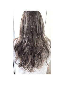 タブーアイ(TABOO.i) ハイライトで魅せる3Dグレージュ