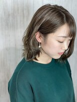 フィールエー レキシントンプラザ店(feel.a) 耳掛け肩上レングスハイライトありのヘアスタイル