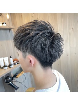 デュード(Dude) ツーブロックショート/ナチュラルグラデーション/アッシュグレイ