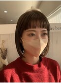 オン眉ボブ