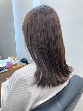 リュクスバトーバイトリコ 船橋南口店(Luxe BATEAU by tricot) ベージュ柔らかミディ/20代30代40代