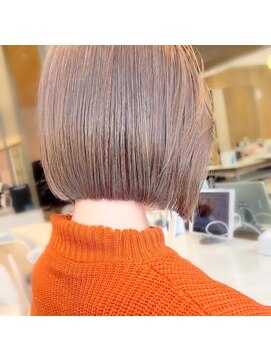 アフロートリノ(AFLOAT Leino) 小顔ヘルシーレイヤースタイル透明感カラー【修】20代30代40代