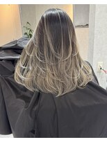 アフター(after) 10代.20代.30代バレイヤージュカラー/レイヤーカット/海外