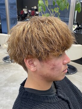 エデアンルクラ 下通(EDEAN Leclat) 熊本メンズカラー ハイトーン ミルクティー MEN'S HAIR