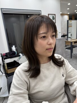 リノアバイフェリア(LINO’A by felia) 外はねミディアムで骨格美人に20代30代40代