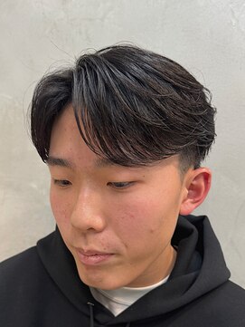 エムクール(M,cooL) センターパート/フェザーパーマ/ルーズショート