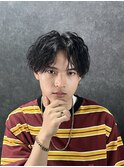 七三センターパート刈り上げ波巻きツイストスパイラルパーマ