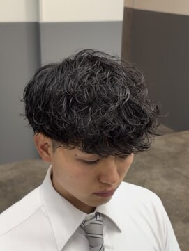 ノイセルヘアー(Noisyle Men's hair) リバースセンターパート/ニュアンスパーマ/ダウンバング/MEN'S◎