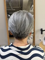 クレア(Klea)&nbsp;白髪を楽しむ大人の上品ショート♪