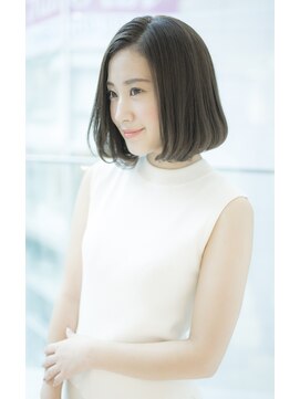 ソワリー 栄(THOiRY) 小顔カットが得意なスタイリストby坂元