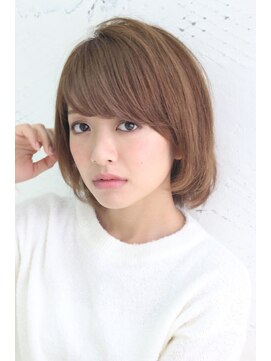 ソース 梅田(SOURCE) アッシュベージュ　ナチュラルショートボブ