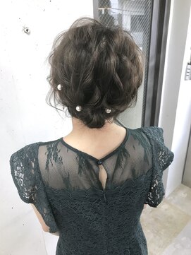 ロク 高田馬場(lok) ゆるふわショートシニヨン【ロク 高田馬場】あらい