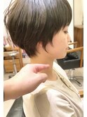 丸みとシュッとした襟足ショート