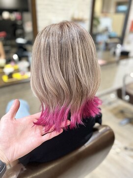 ハジー(Hajy) ピンクの裾カラーがカワイイ