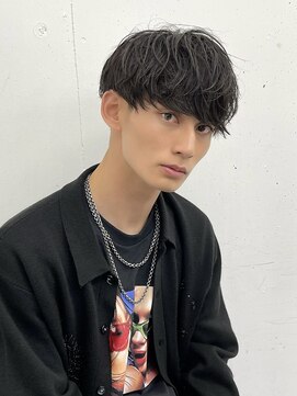 アーリー(Ali'i) ソフトツイストパーマツーブロックマッシュ前下がりハイライト