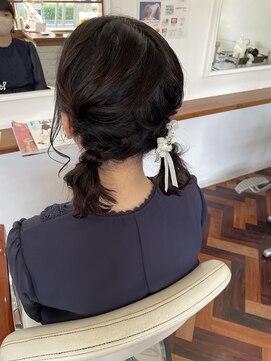 ヘアーアンドメイクアップモパ ツインアレンジ