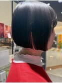 切りっぱなしボブand顔周りレイヤー