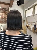 ダークグレージュ/艶感カラー/切りっぱなしボブ
